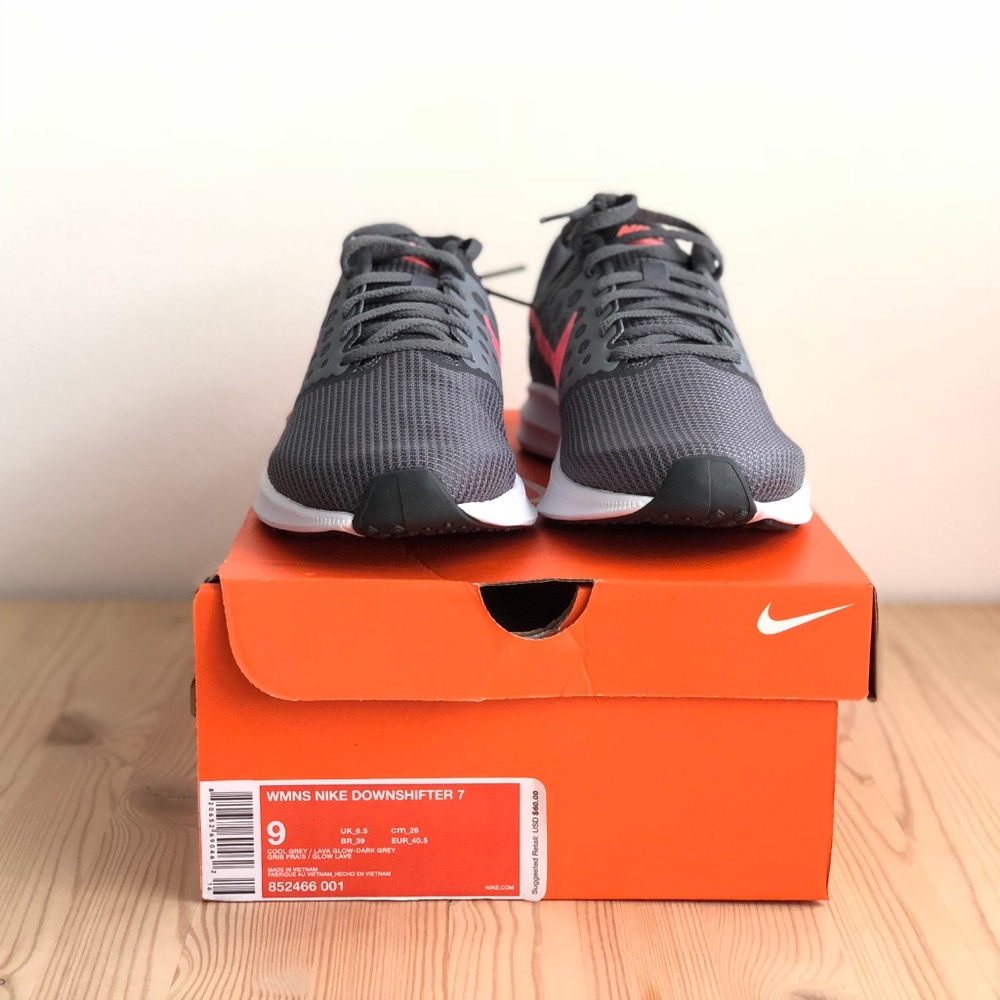 NEW Nike Downshifter 7 Running Sneakers - Picture 7 of 8